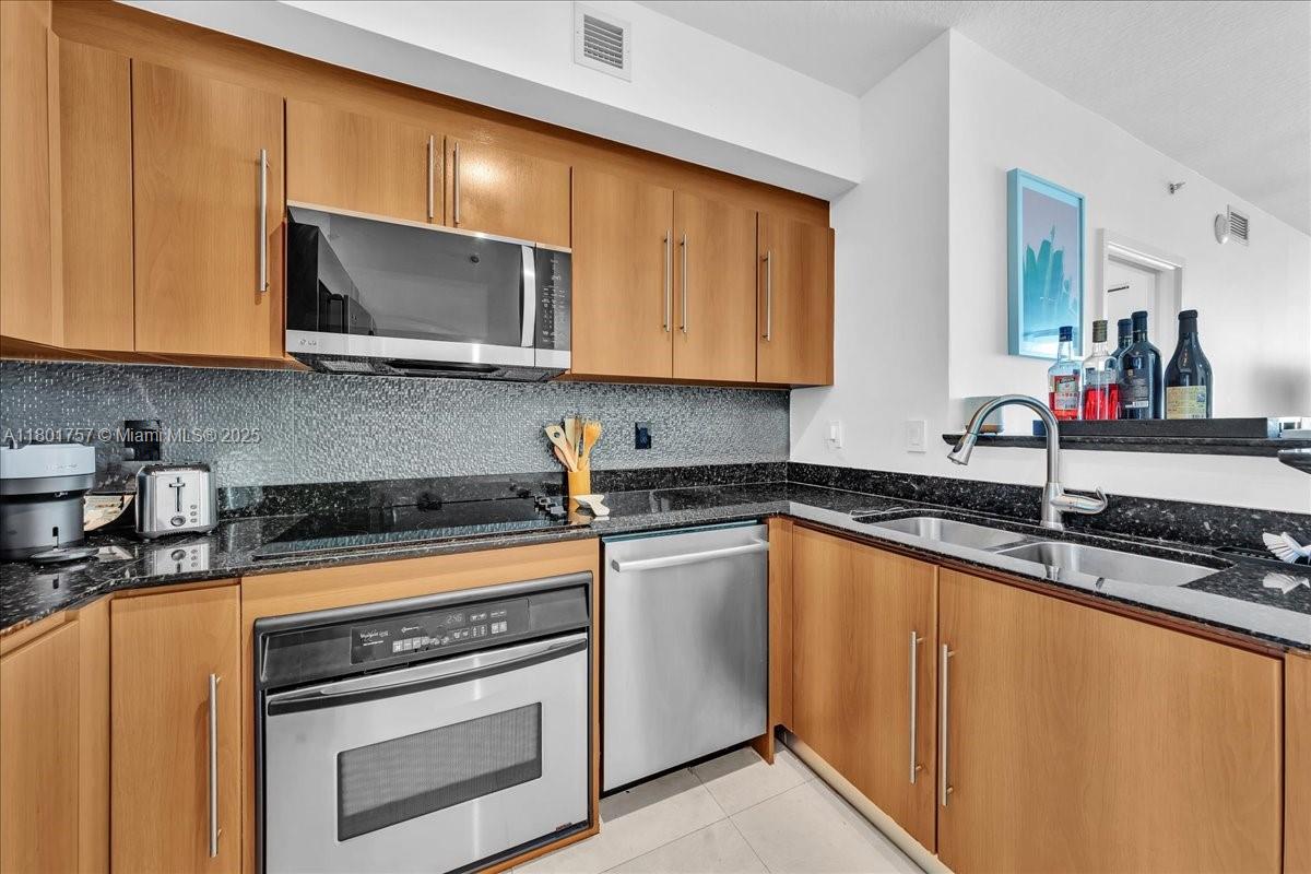 335 S Biscayne Blvd #4000, Miami FL 33131