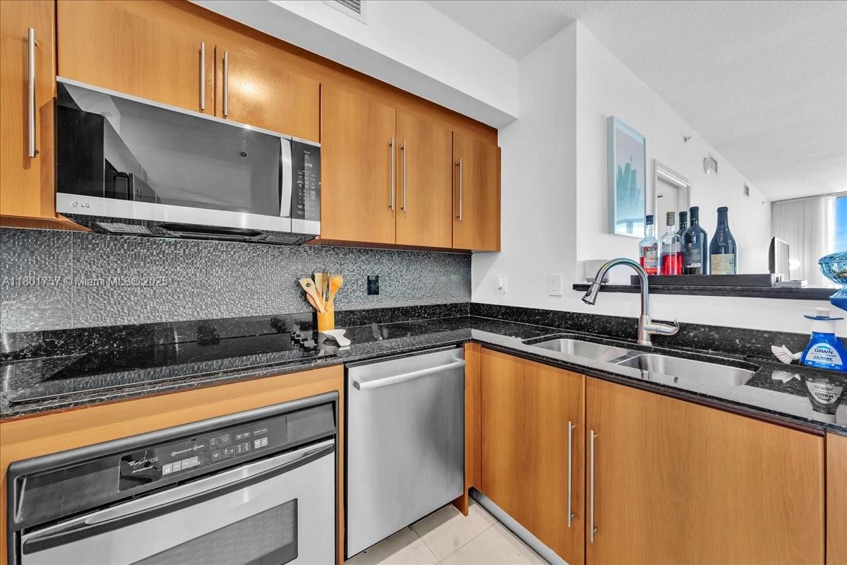 335 S Biscayne Blvd #4000, Miami FL 33131