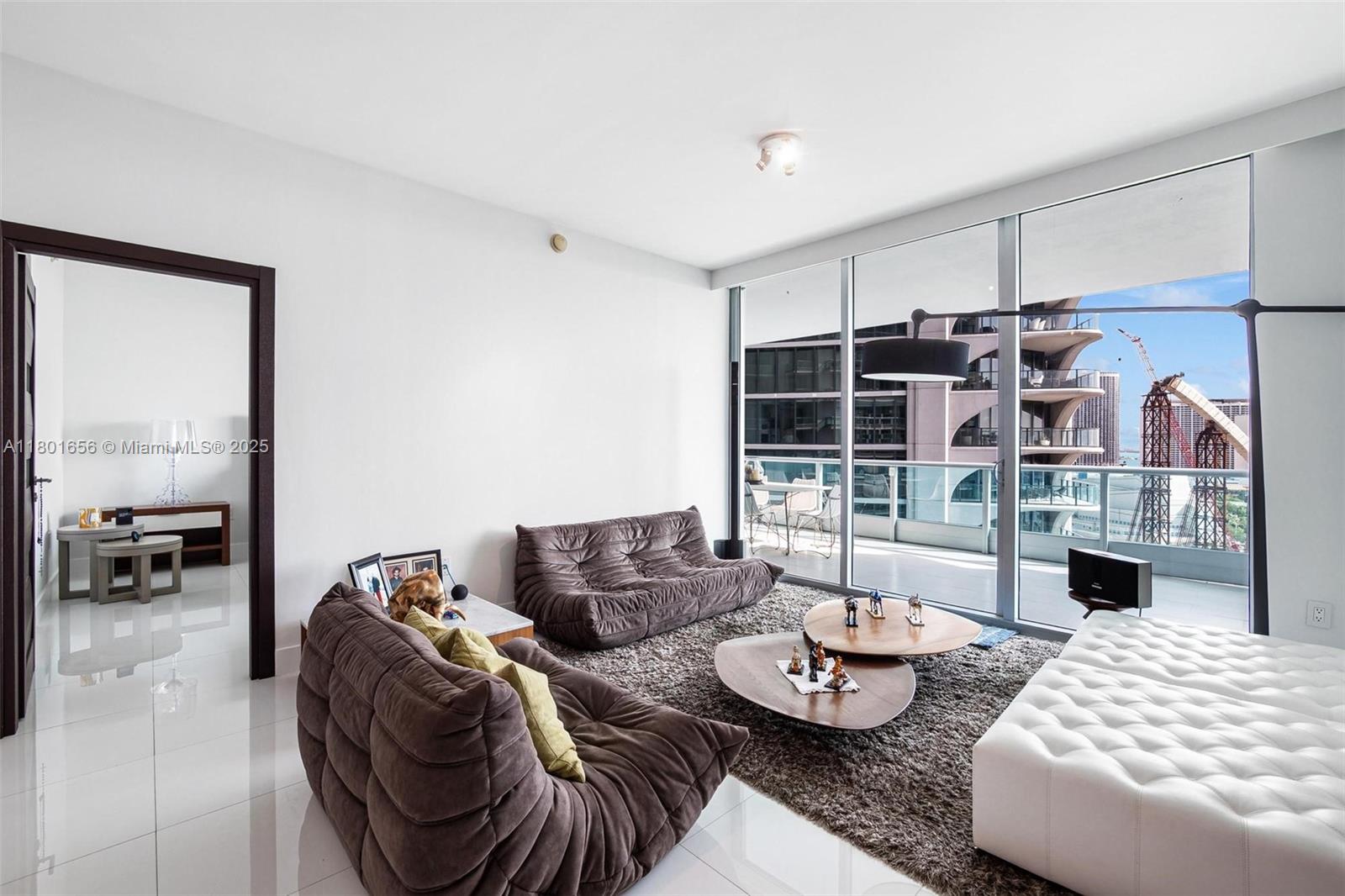 900 Biscayne Blvd #2208, Miami FL 33132