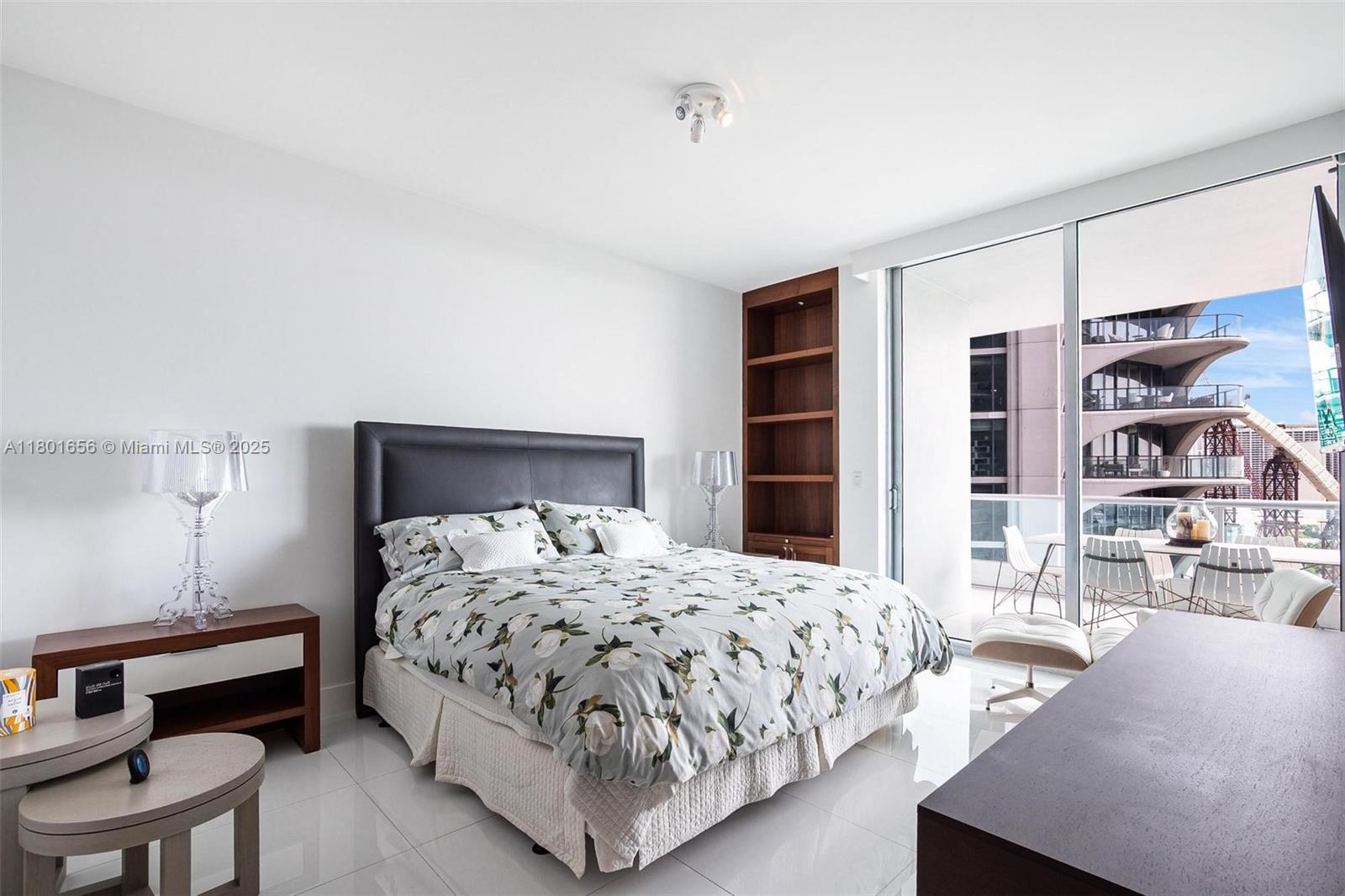 900 Biscayne Blvd #2208, Miami FL 33132