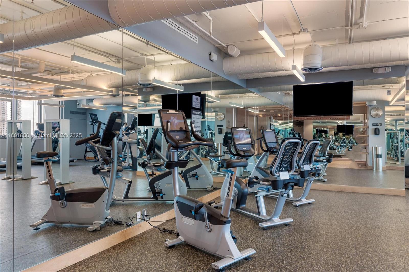 900 Biscayne Blvd #2208, Miami FL 33132