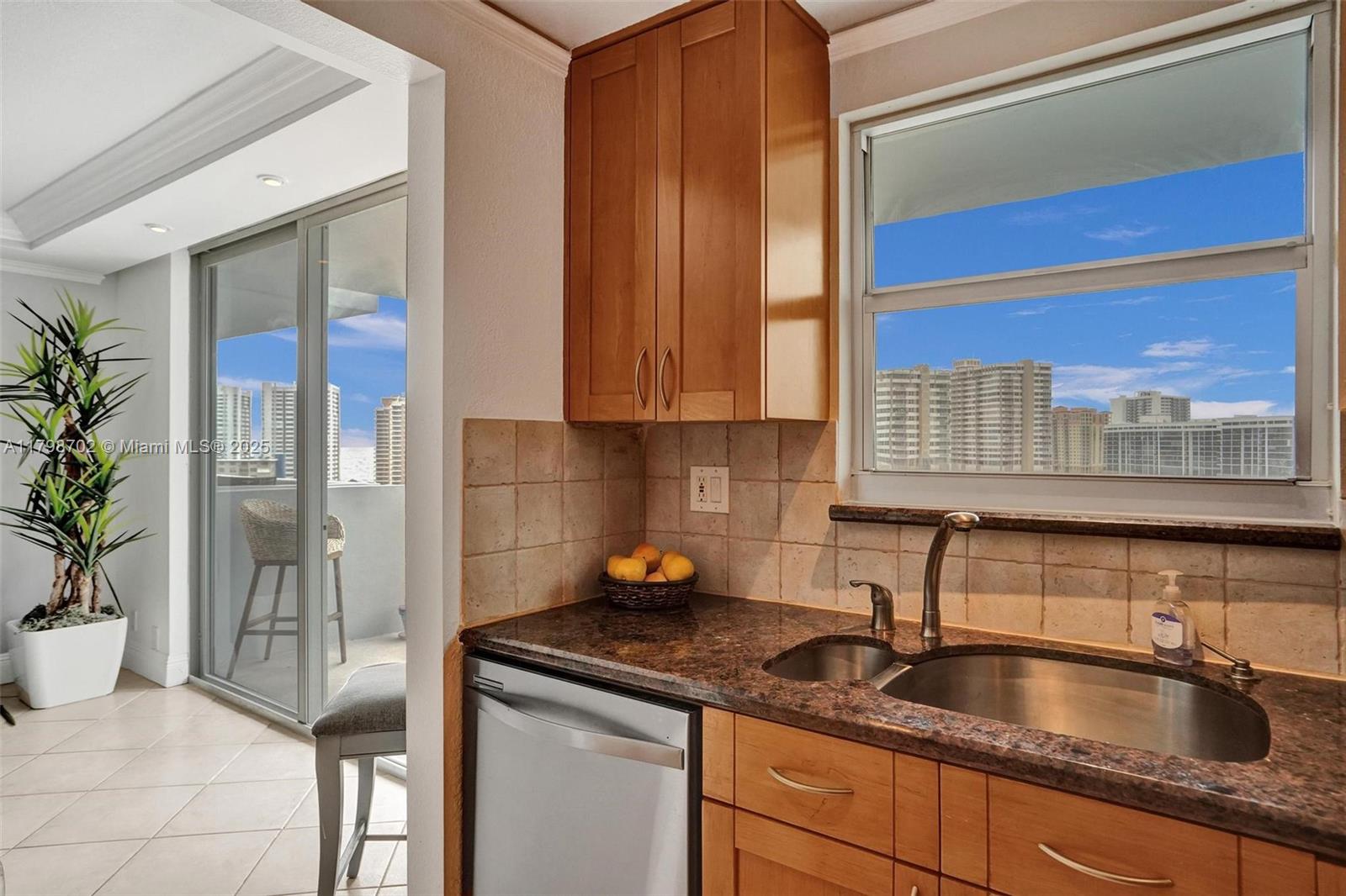 137 Golden Isles Dr #1105, Hallandale Beach, Florida image 26