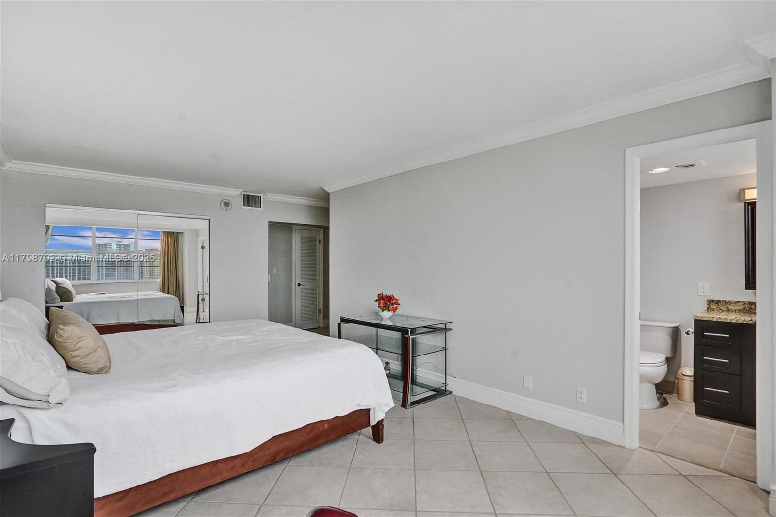 137 Golden Isles Dr #1105, Hallandale Beach, Florida image 35