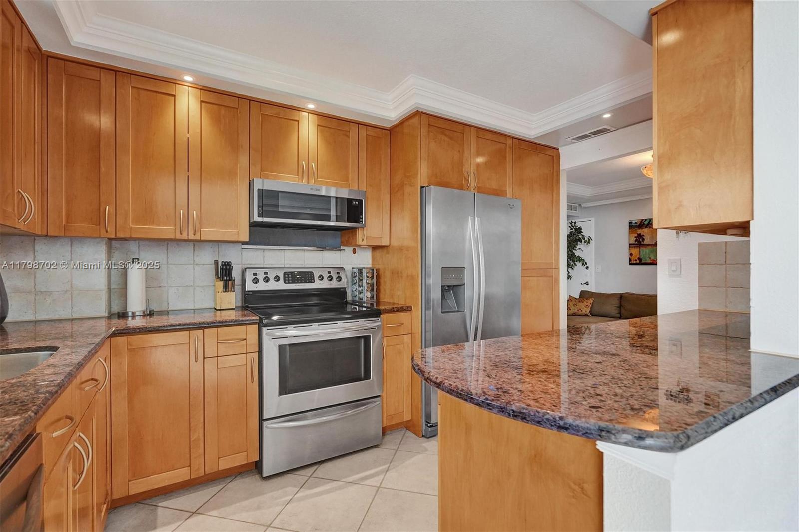 137 Golden Isles Dr #1105, Hallandale Beach, Florida image 7