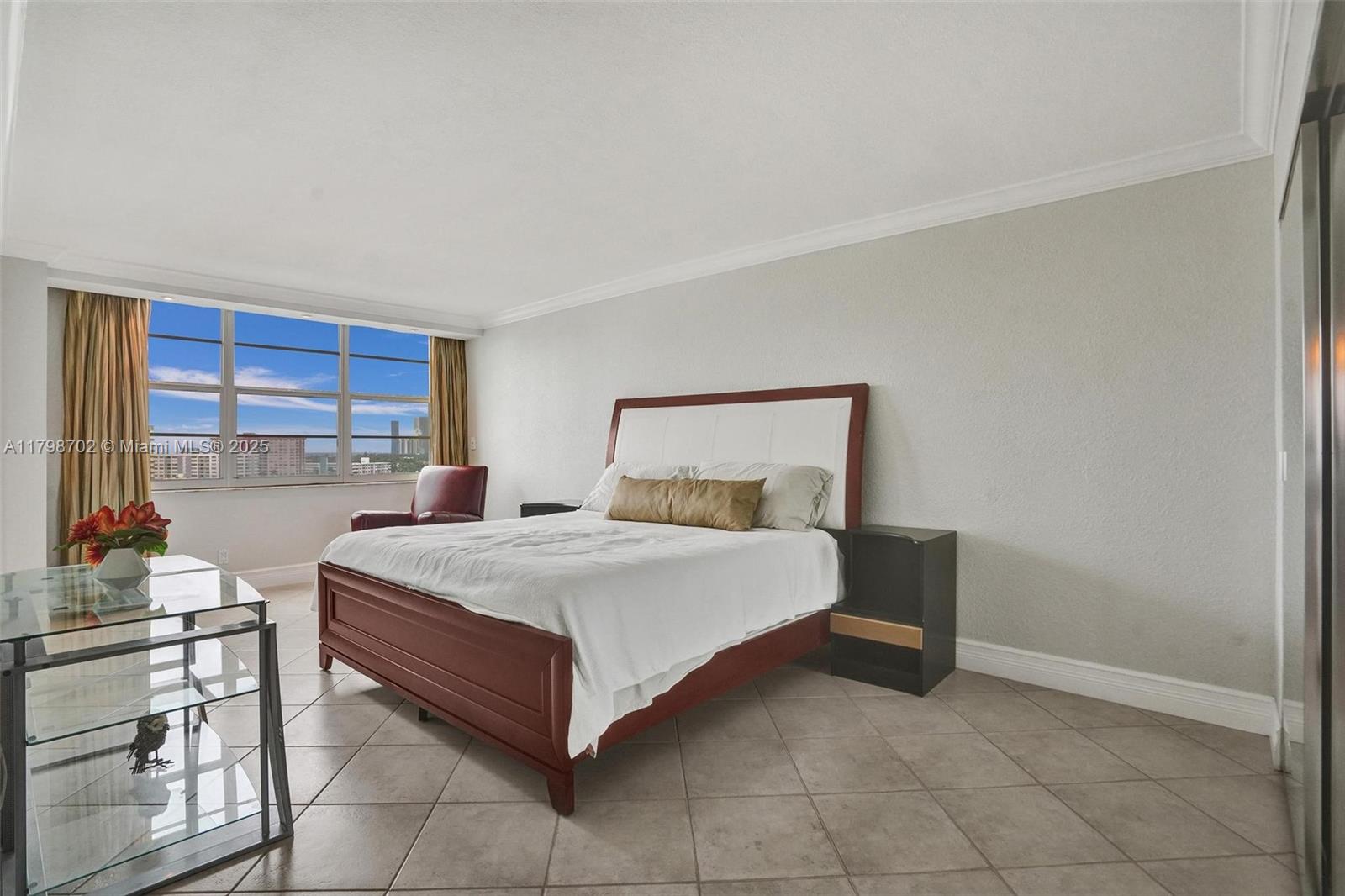 137 Golden Isles Dr #1105, Hallandale Beach, Florida image 9