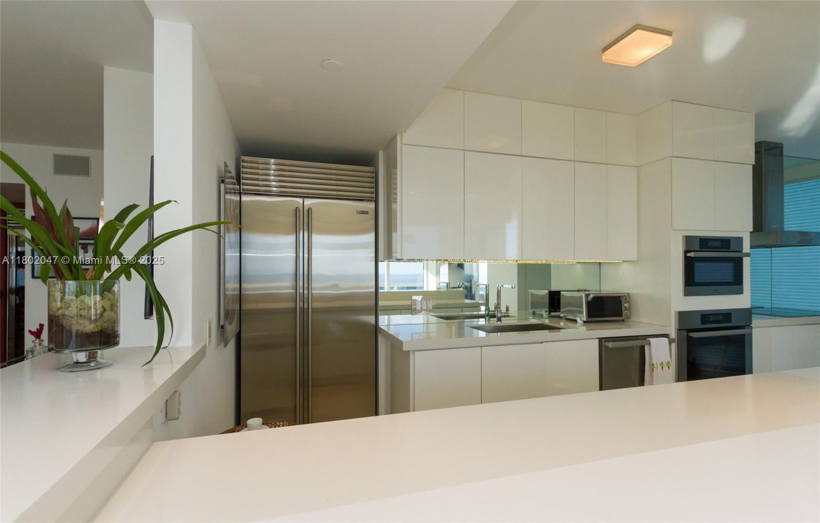 4775 Collins Ave #3203, Miami Beach FL 33140