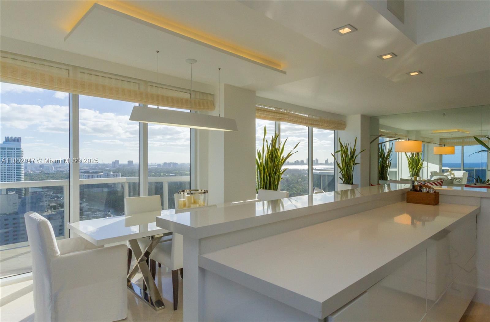 4775 Collins Ave #3203, Miami Beach FL 33140