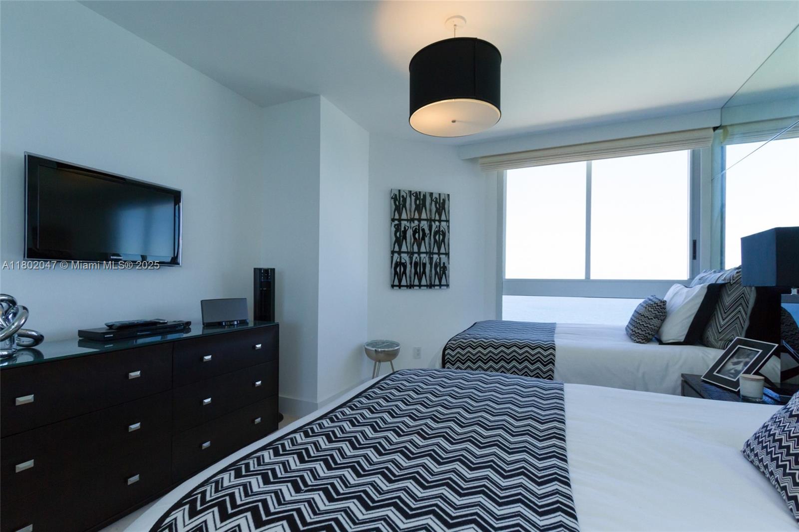 4775 Collins Ave #3203, Miami Beach FL 33140