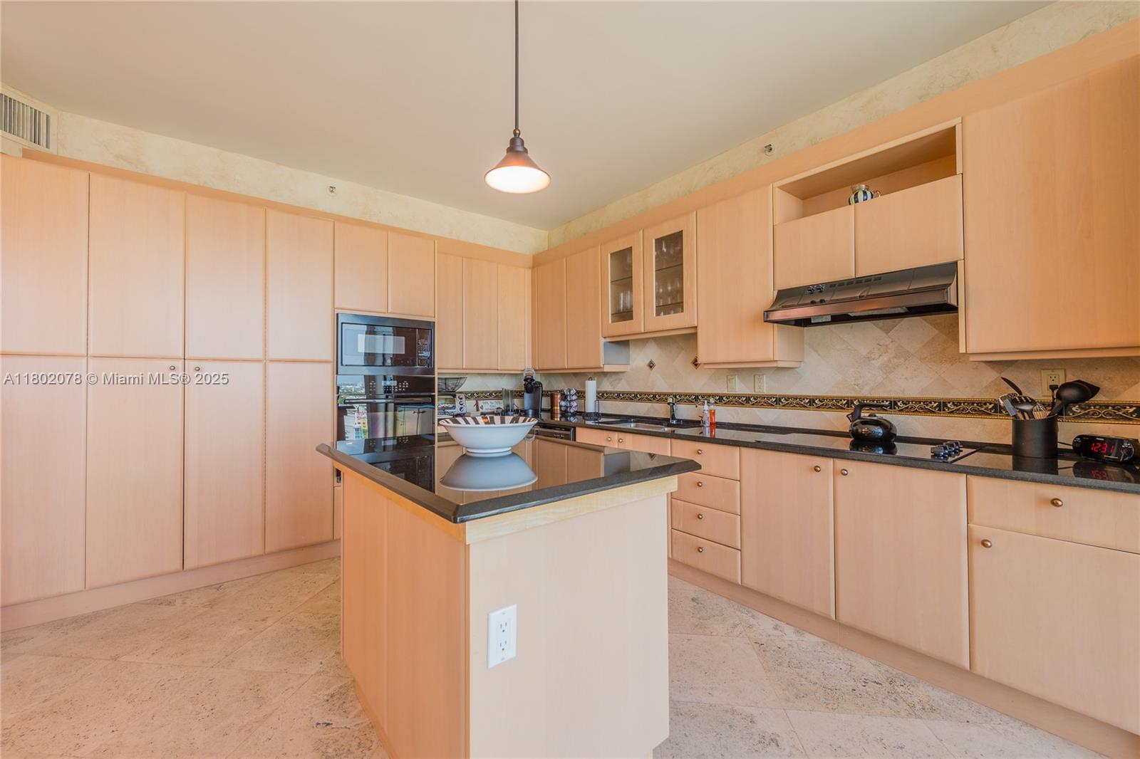 300 S Pointe Dr #1504, Miami Beach FL 33139