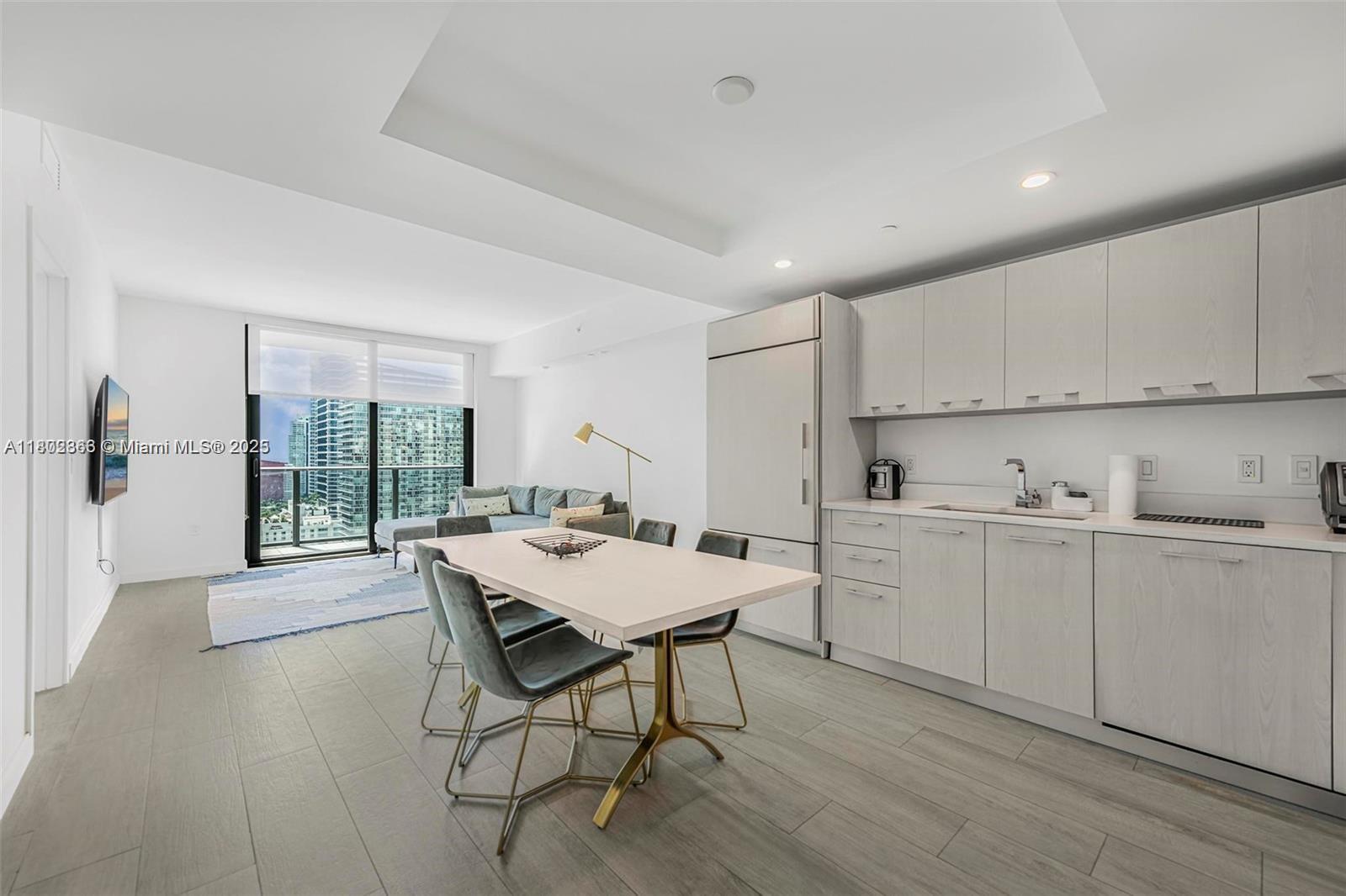 45 SW 9th St #2605, Miami FL 33130