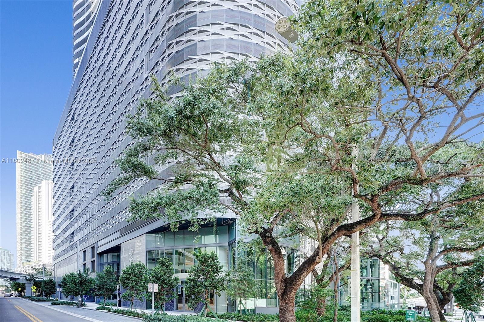1000 Brickell Plaza #PH5106, Miami FL 33131