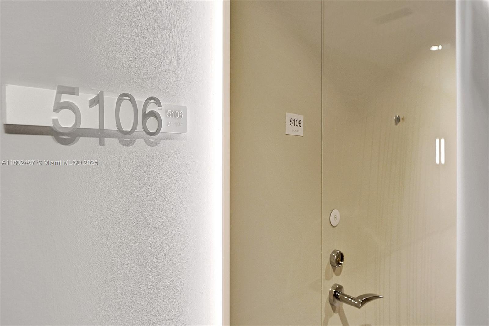 1000 Brickell Plaza #PH5106, Miami FL 33131