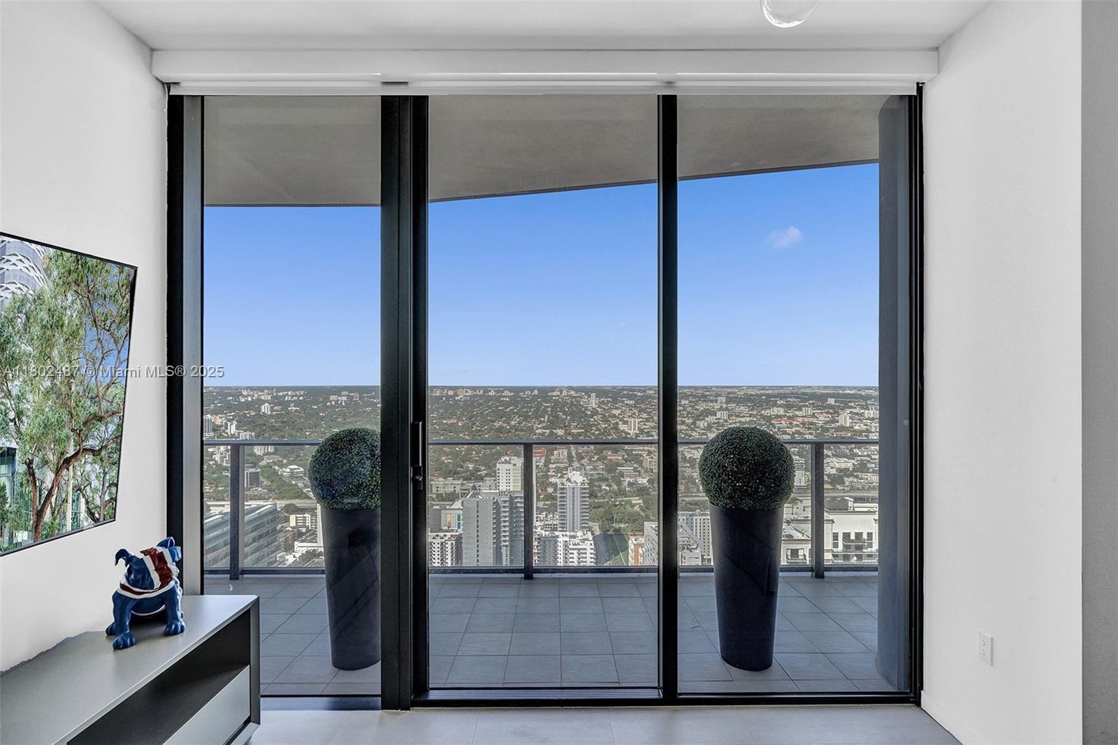 1000 Brickell Plaza #PH5106, Miami FL 33131