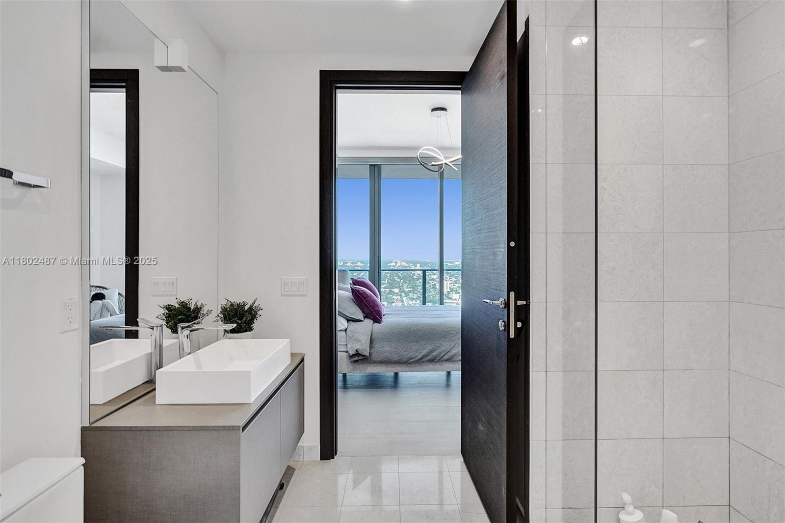 1000 Brickell Plaza #PH5106, Miami FL 33131