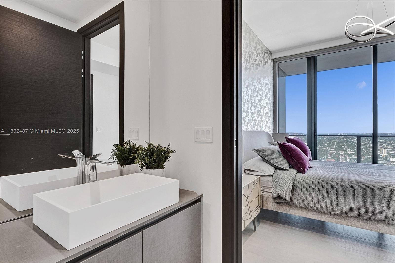 1000 Brickell Plaza #PH5106, Miami FL 33131