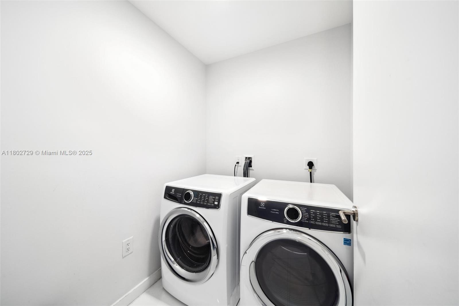 851 NE 1st Ave #3107, Miami FL 33132