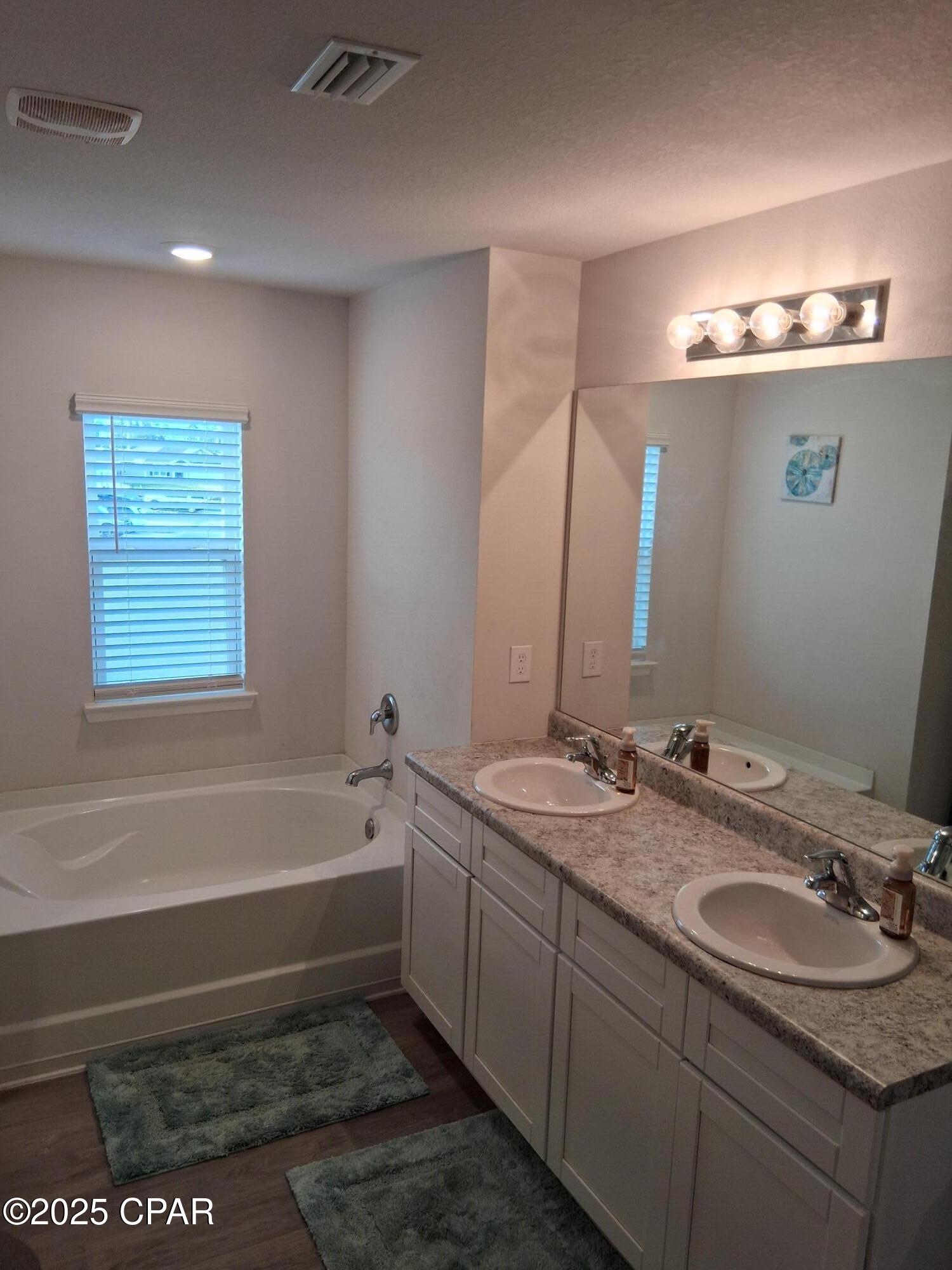 Image 19 For 5800 Viking Way