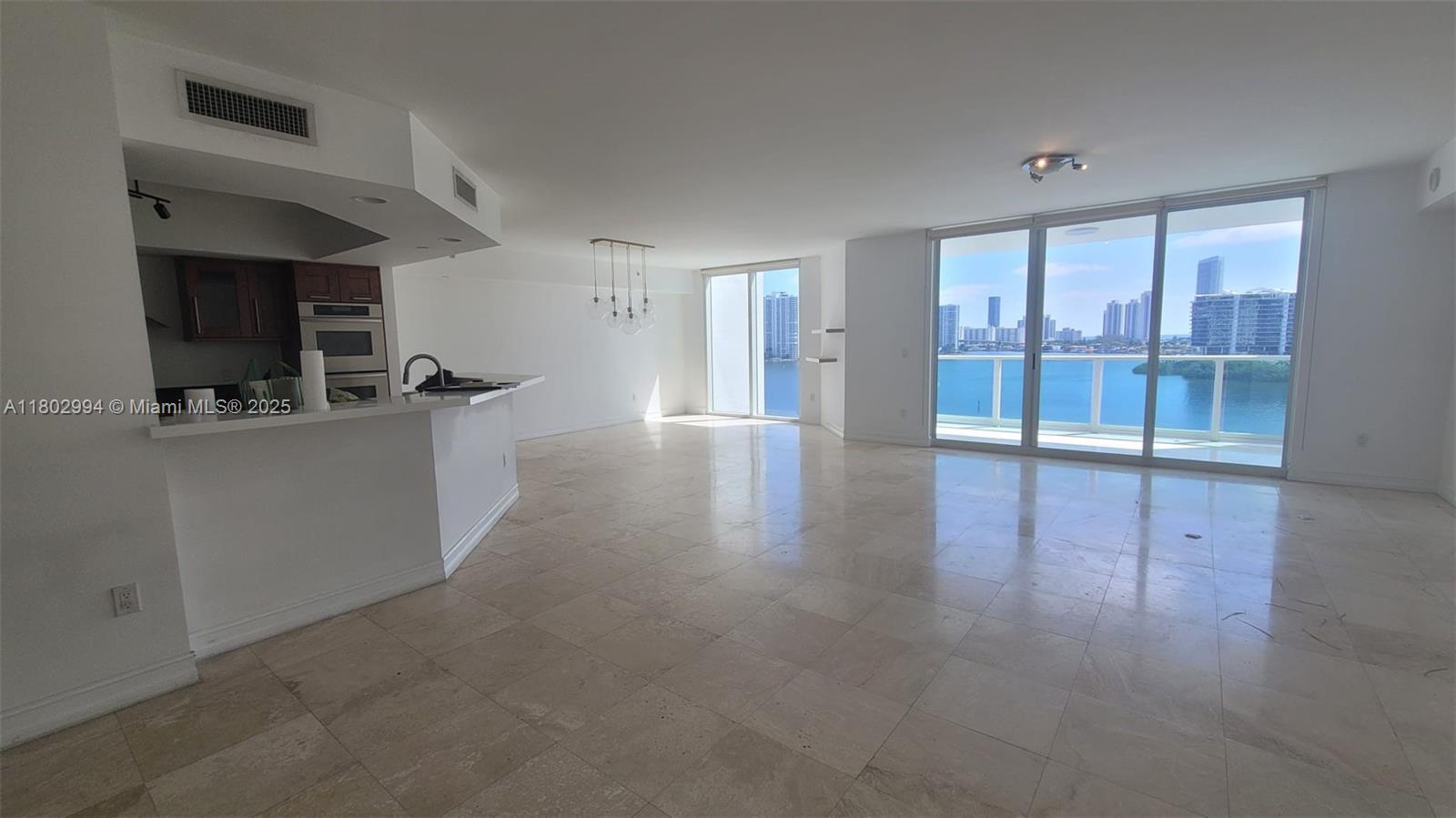 3301 NE 183rd St #1006, Aventura FL 33160