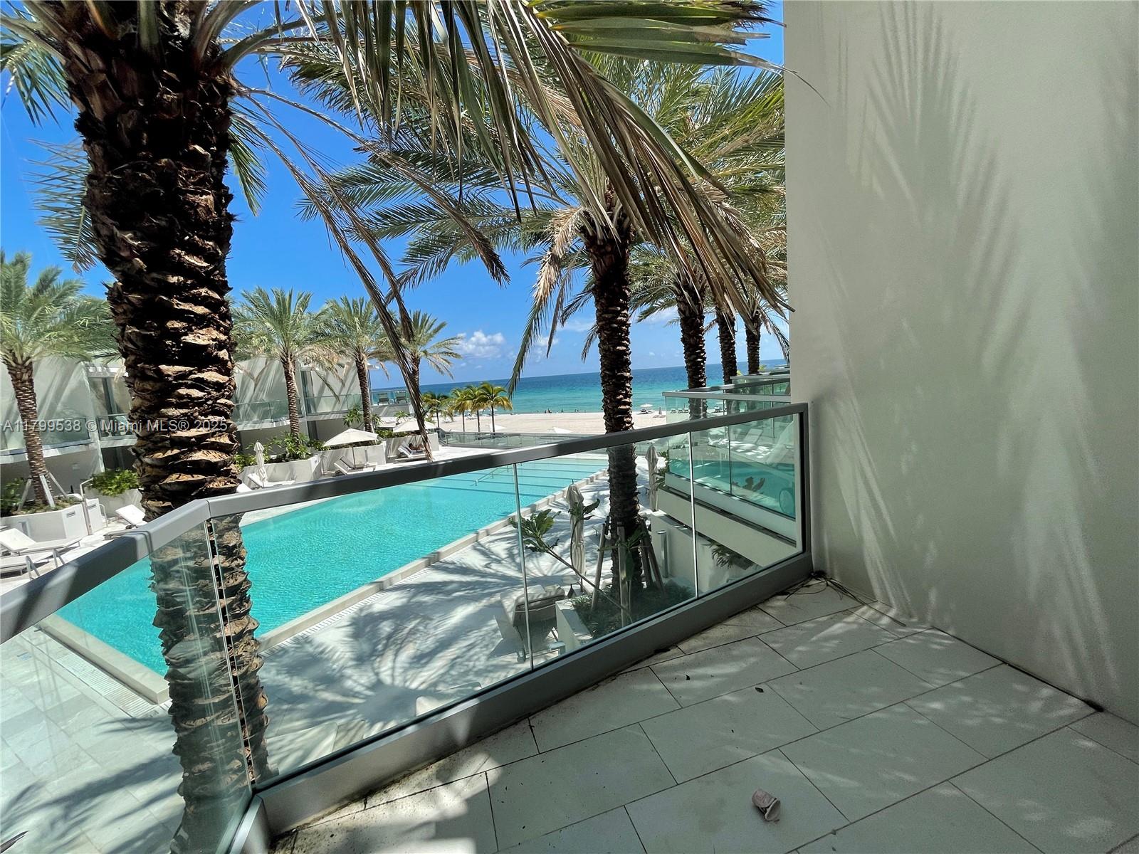 Apartamento à Venda em Sunny Isles Beach, FL