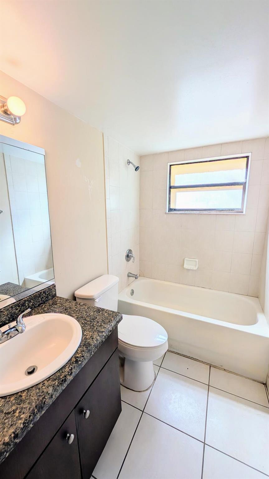 Homes for sale in Oakland Park, FL | 4061 N Dixie Hwy #3, Oakland Park, FL 33334 | MLS# R11090562