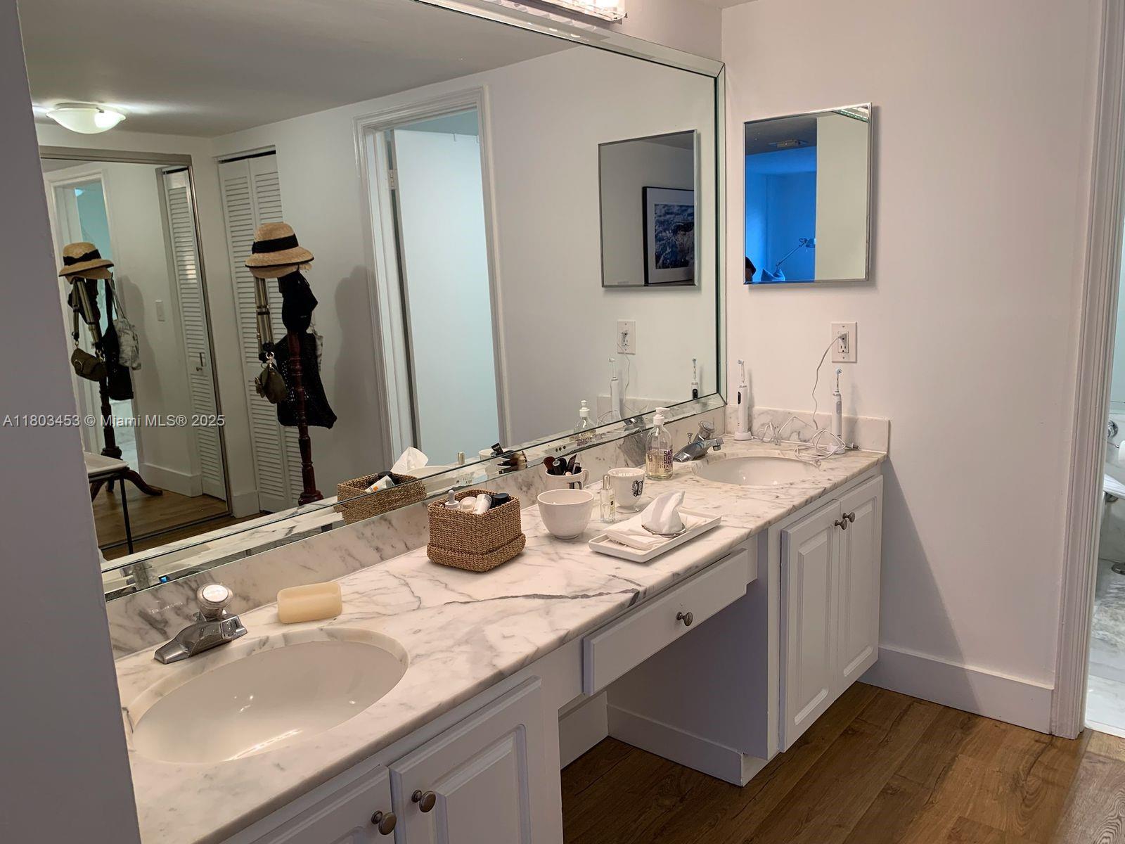 199 Ocean Lane Dr #106, Key Biscayne FL 33149