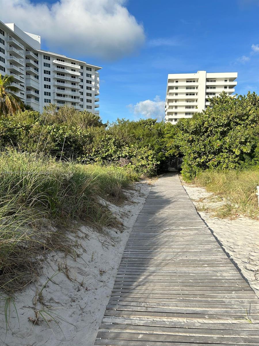 199 Ocean Lane Dr #106, Key Biscayne FL 33149