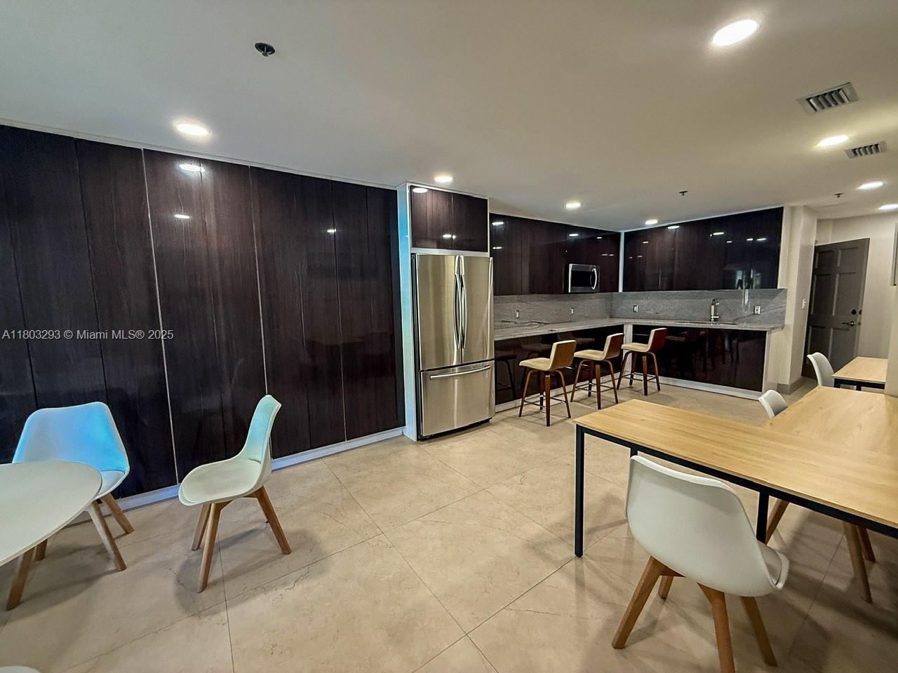 19601 E Country Club Dr #7304, Aventura FL 33180