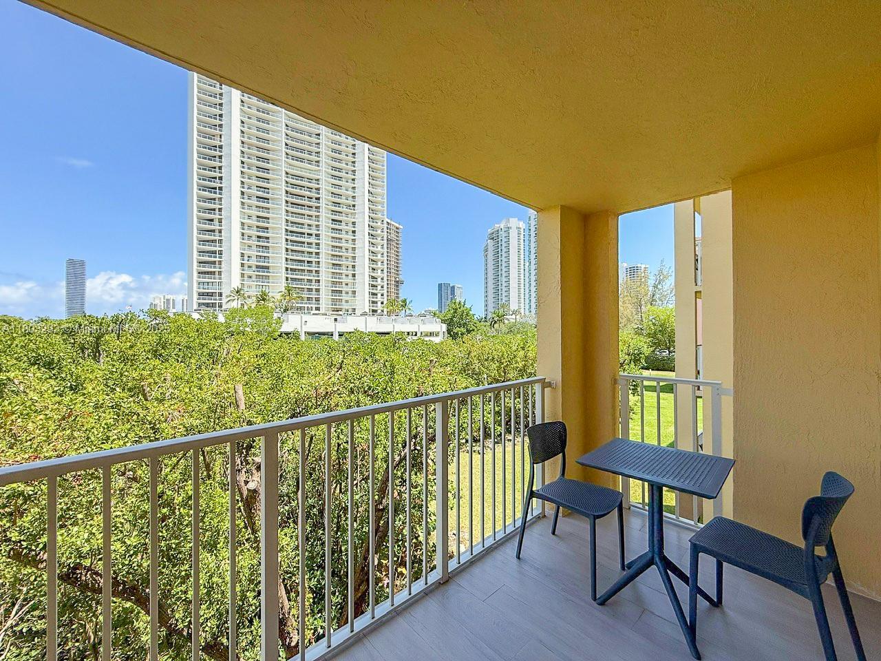 19601 E Country Club Dr #7304, Aventura FL 33180
