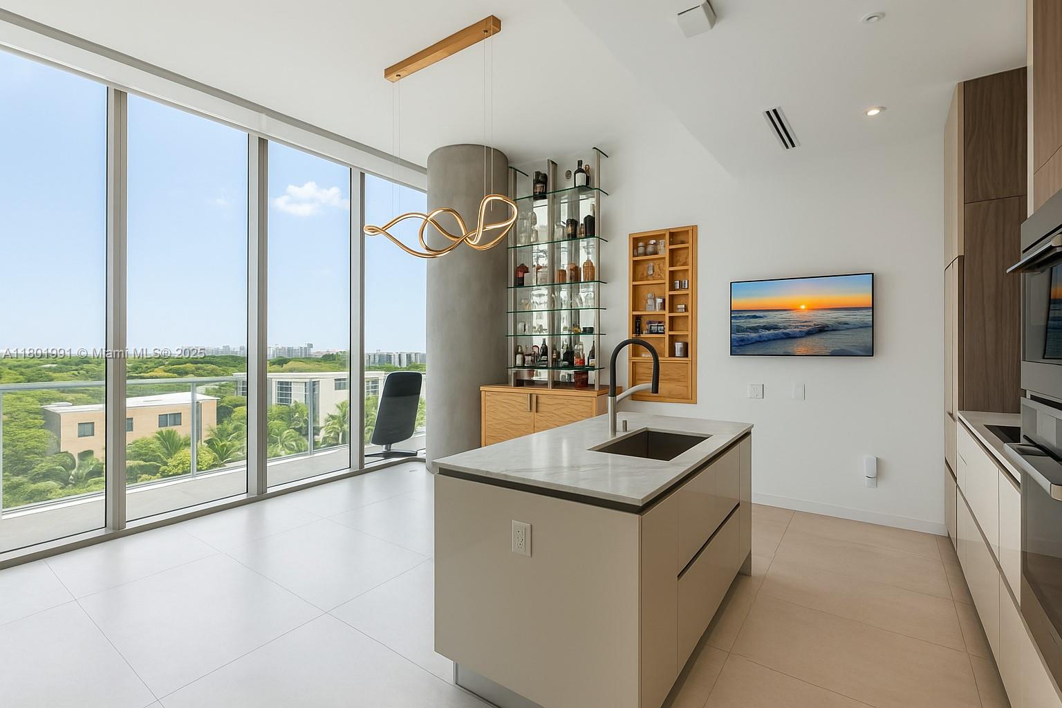 Condo for Sale in Miami, FL
