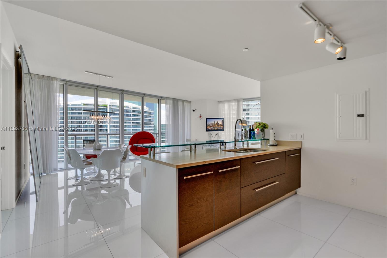 Condo for Rent in Miami, FL