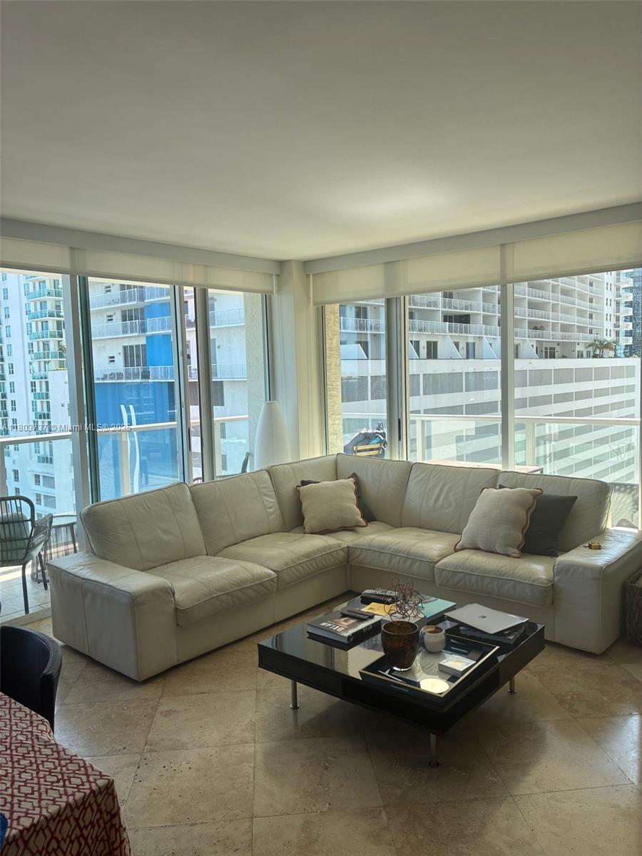 1155 Brickell Bay Dr #1101, Miami FL 33131