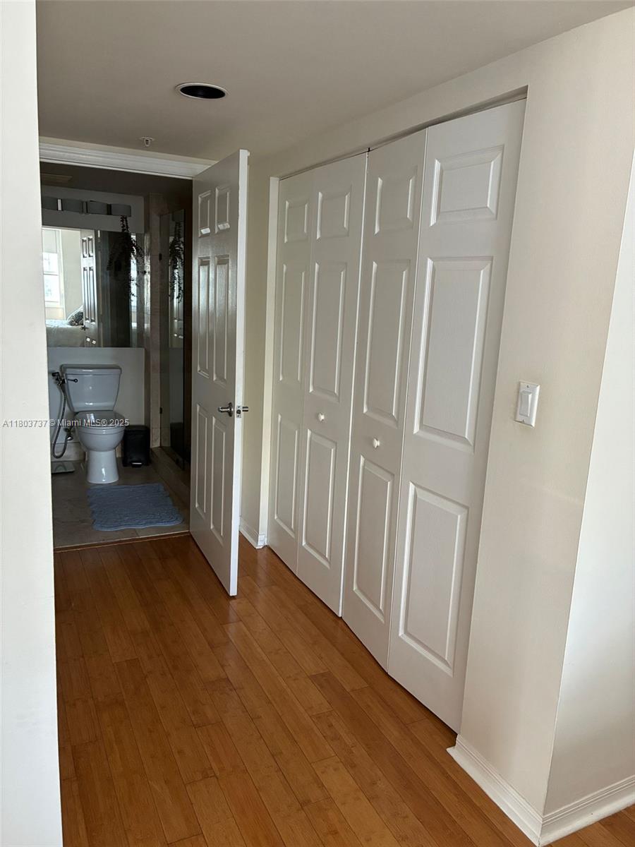 1155 Brickell Bay Dr #1101, Miami FL 33131