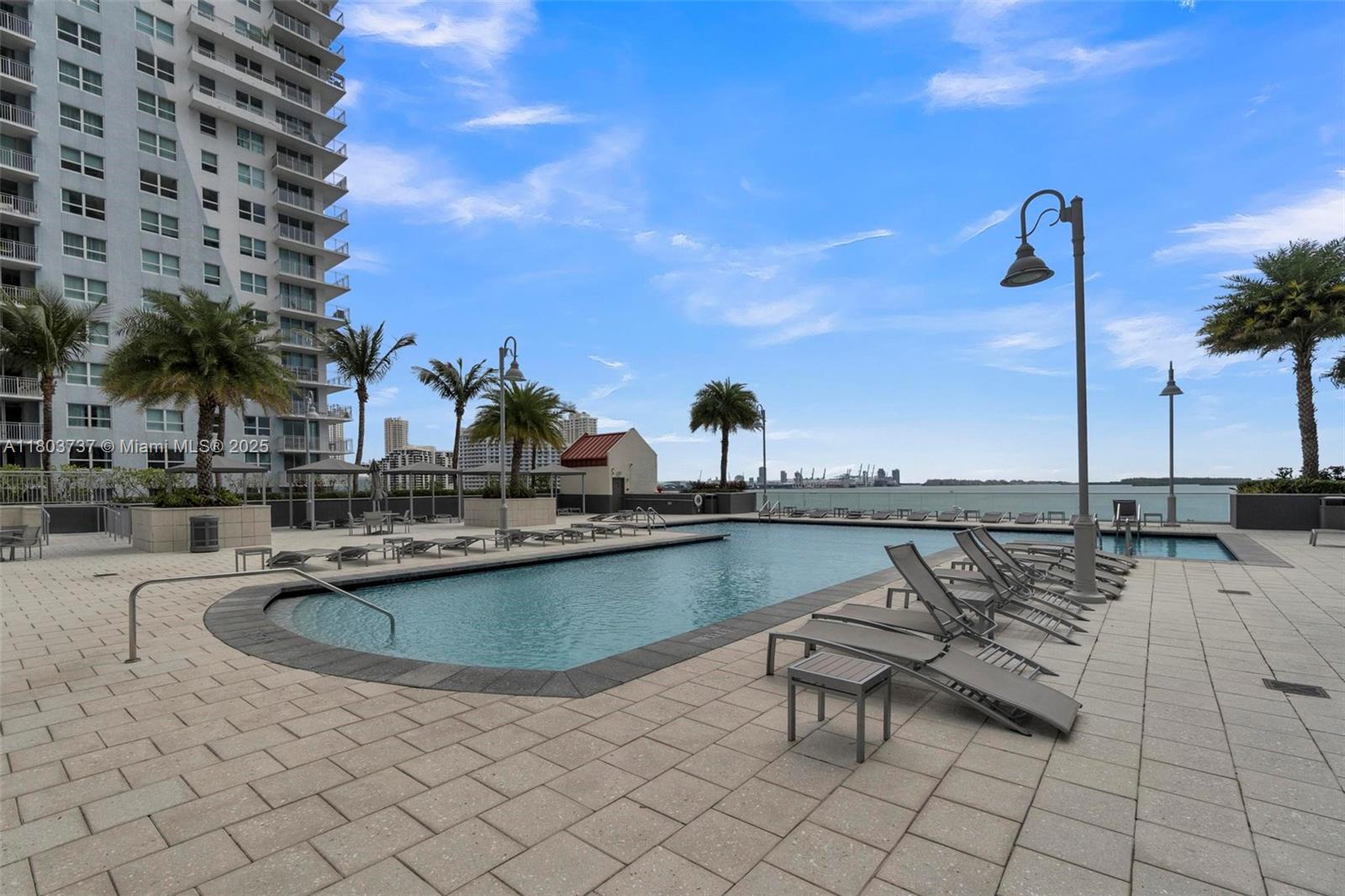 1155 Brickell Bay Dr #1101, Miami FL 33131
