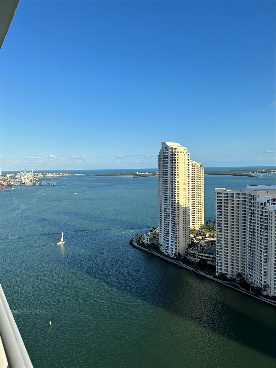 325 S Biscayne Blvd #4119, Miami FL 33131