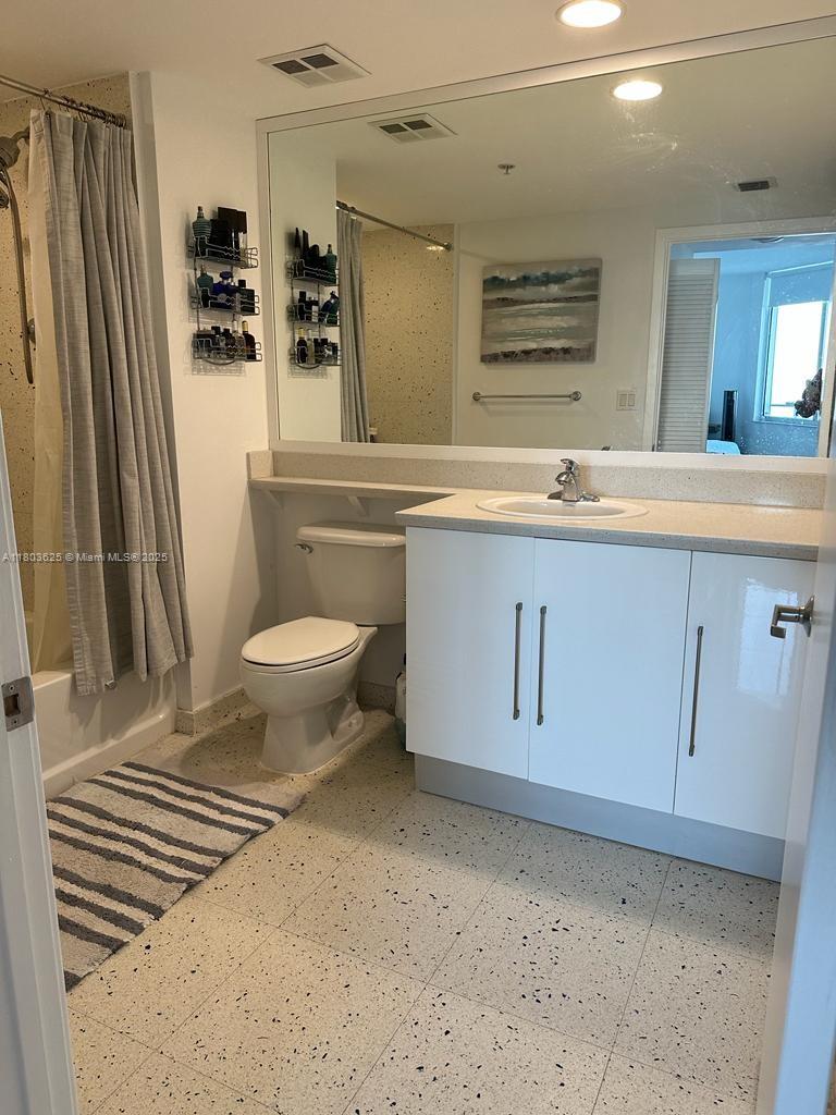 325 S Biscayne Blvd #4119, Miami FL 33131