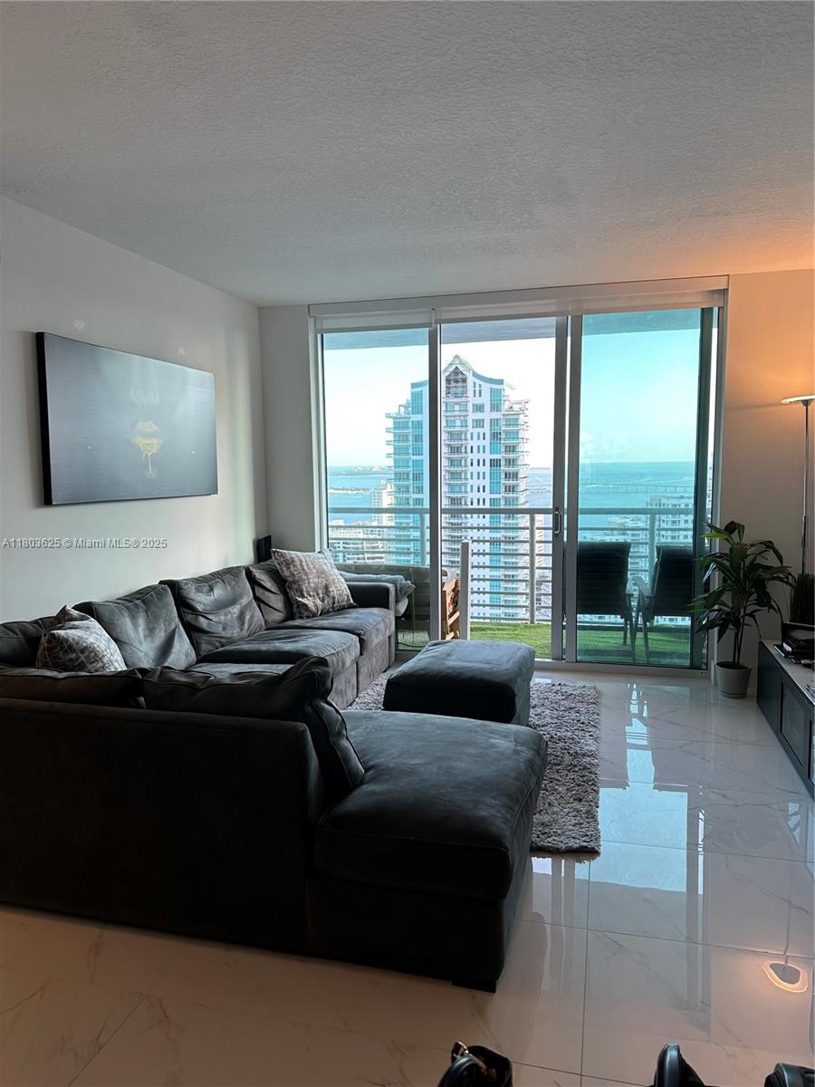 325 S Biscayne Blvd #4119, Miami FL 33131