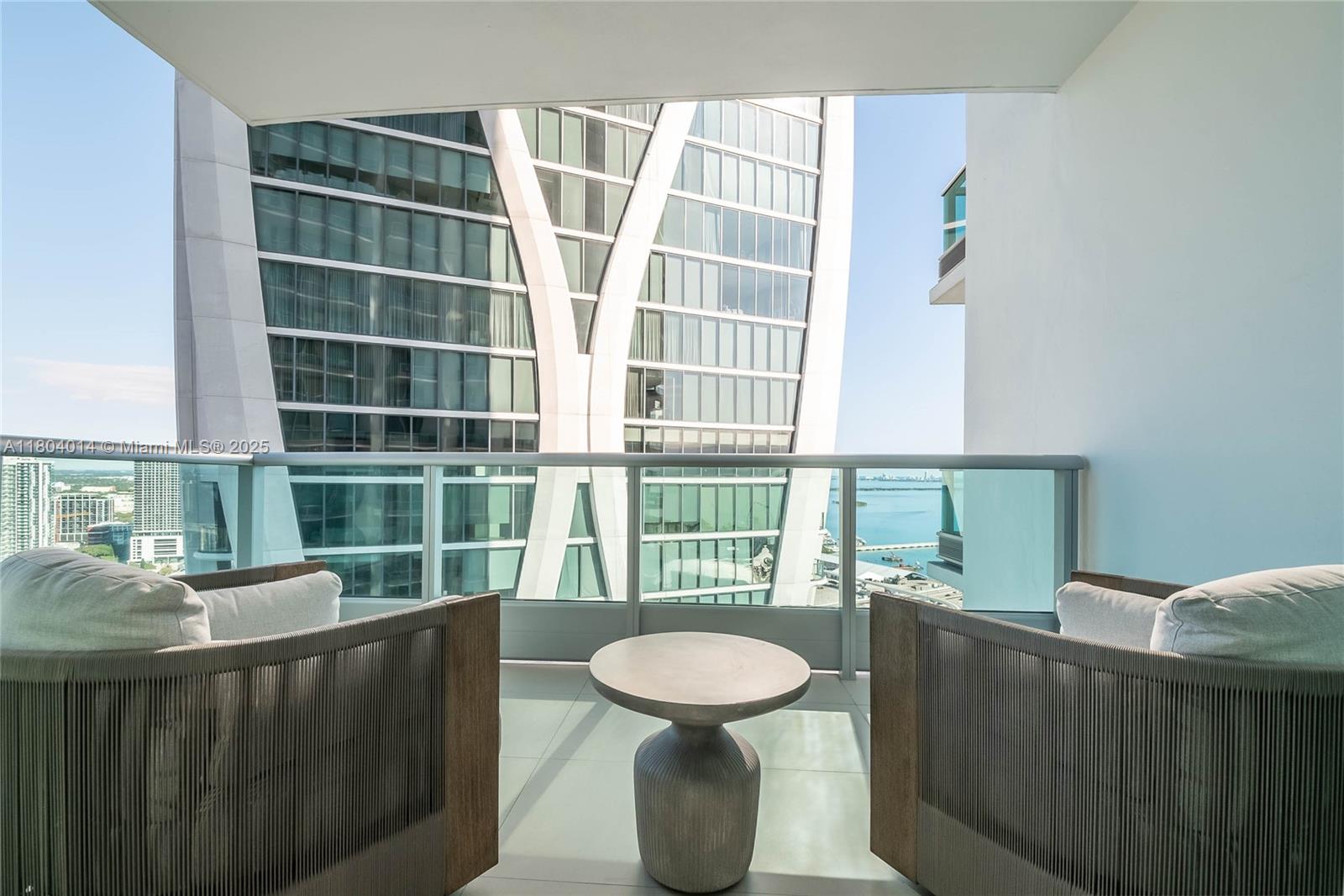 900 Biscayne Blvd #3710, Miami FL 33132