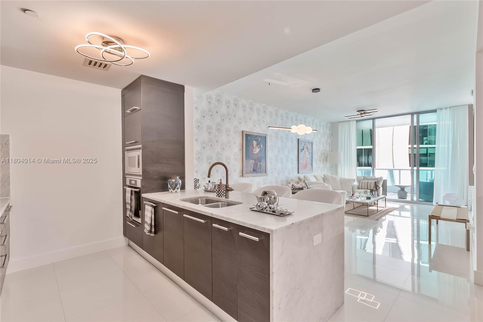 900 Biscayne Blvd #3710, Miami FL 33132
