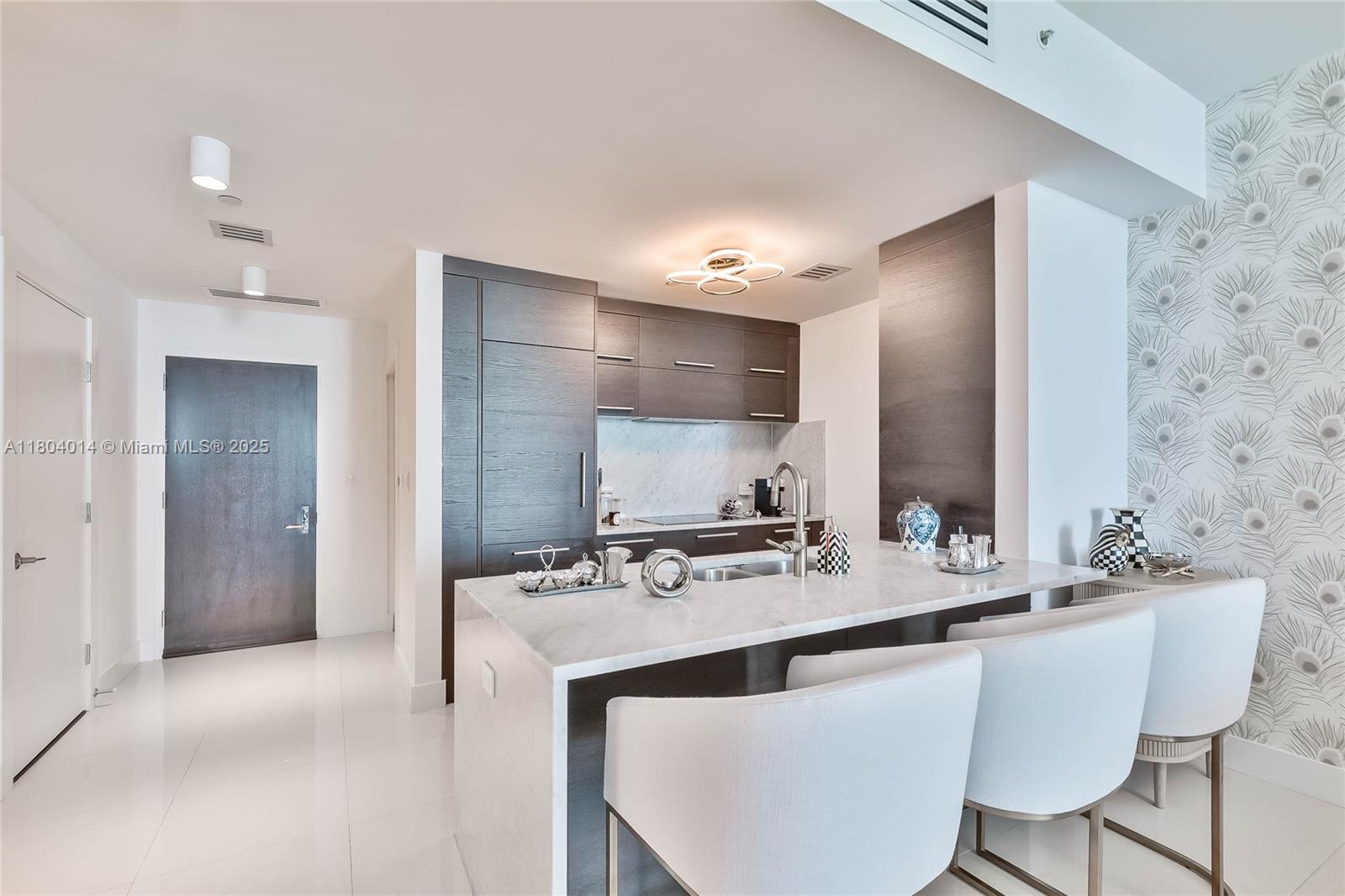 900 Biscayne Blvd #3710, Miami FL 33132