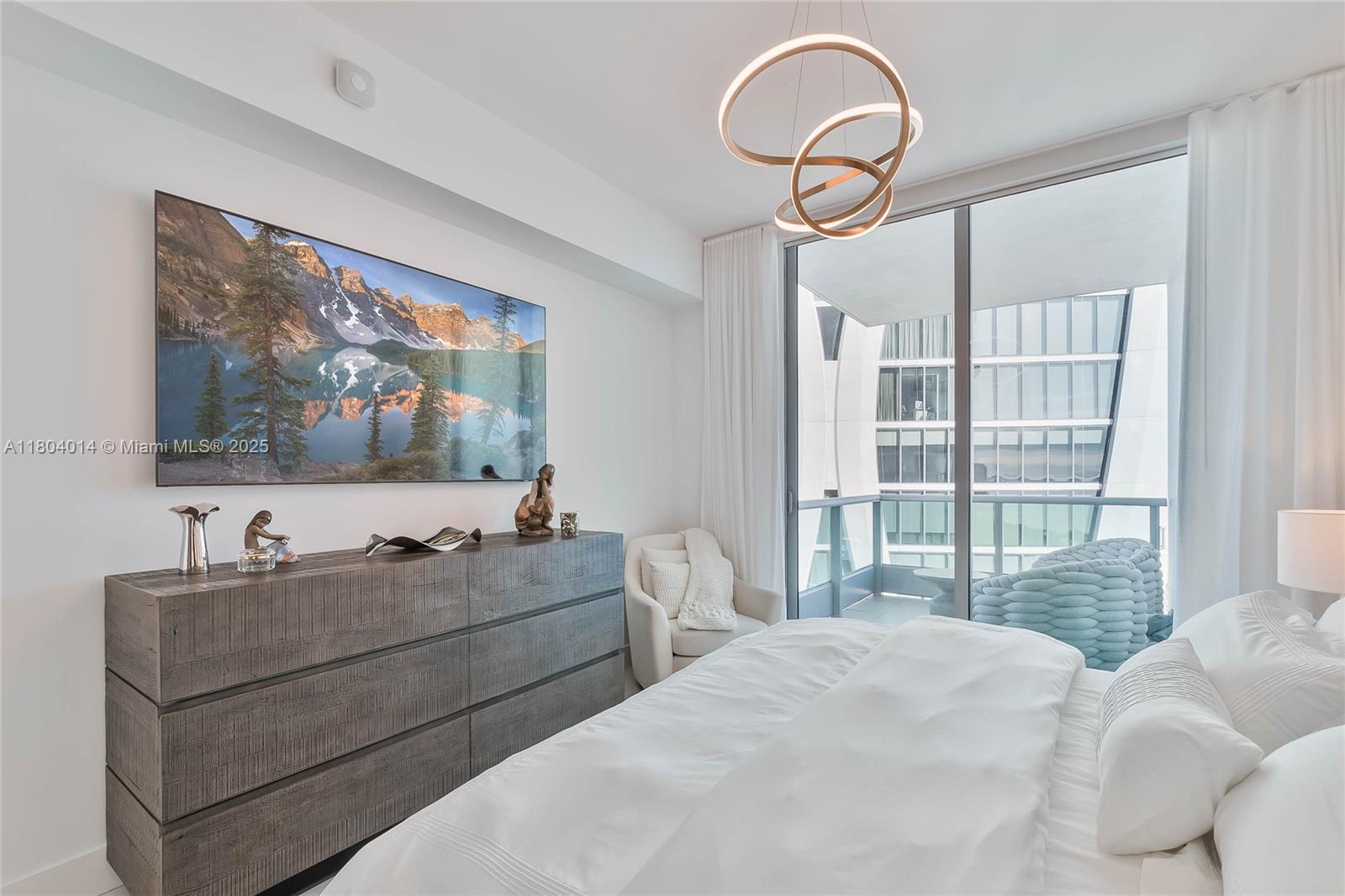 900 Biscayne Blvd #3710, Miami FL 33132