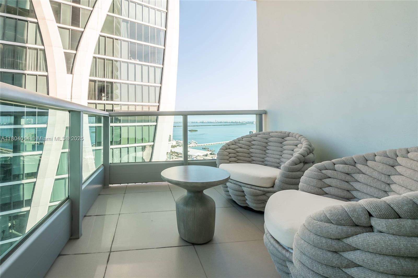900 Biscayne Blvd #3710, Miami FL 33132