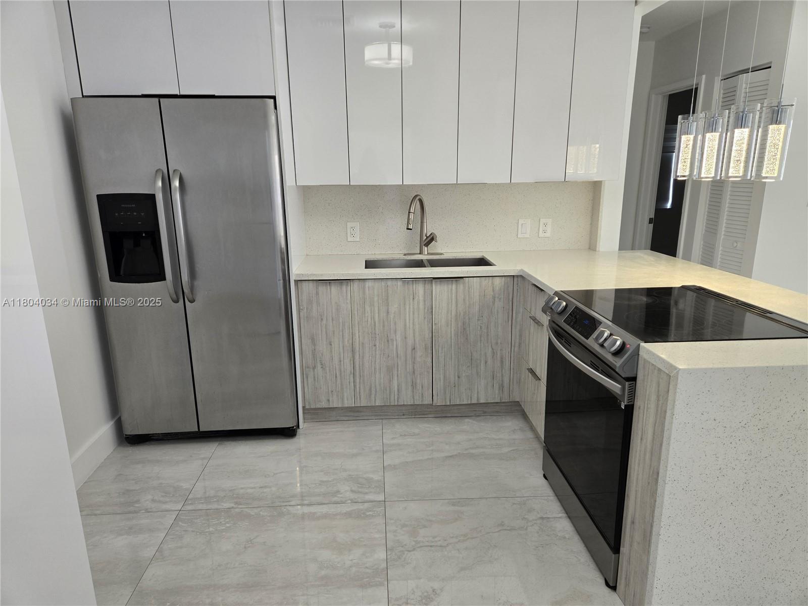 841 S 24th Ave A