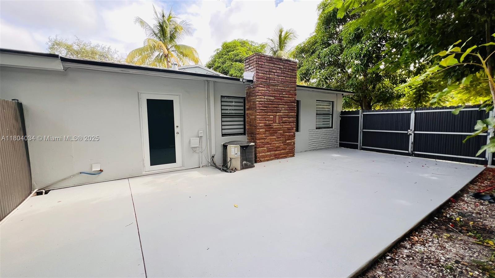 841 S 24th Ave A