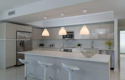 Condo for Rent in Hallandale Beach, FL