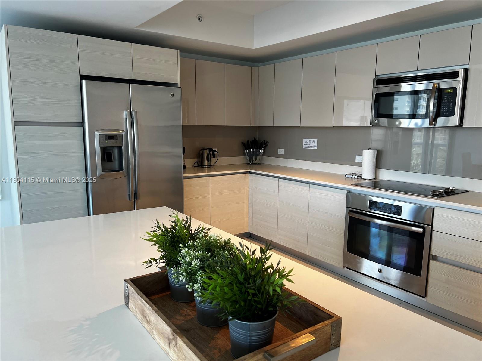 Condo for Rent in Hallandale Beach, FL