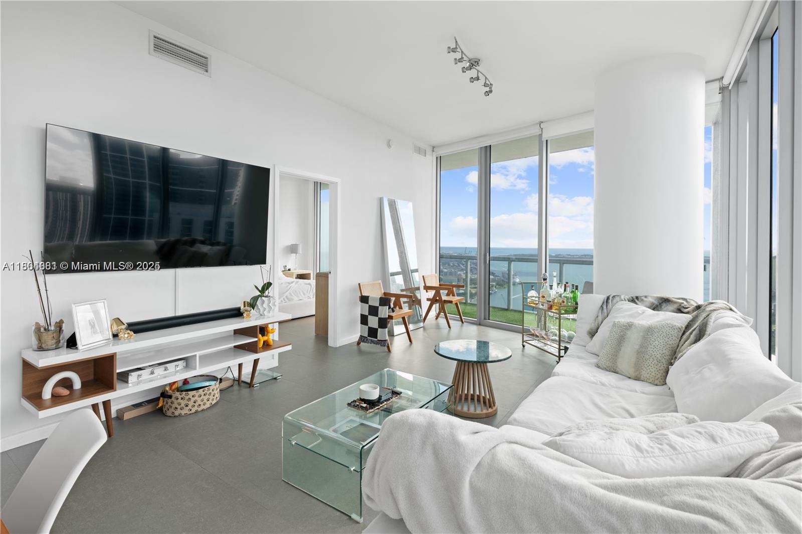 888 Biscayne Blvd #4801, Miami FL 33132