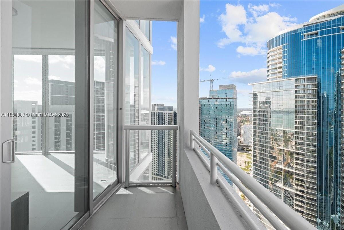 888 Biscayne Blvd #4801, Miami FL 33132