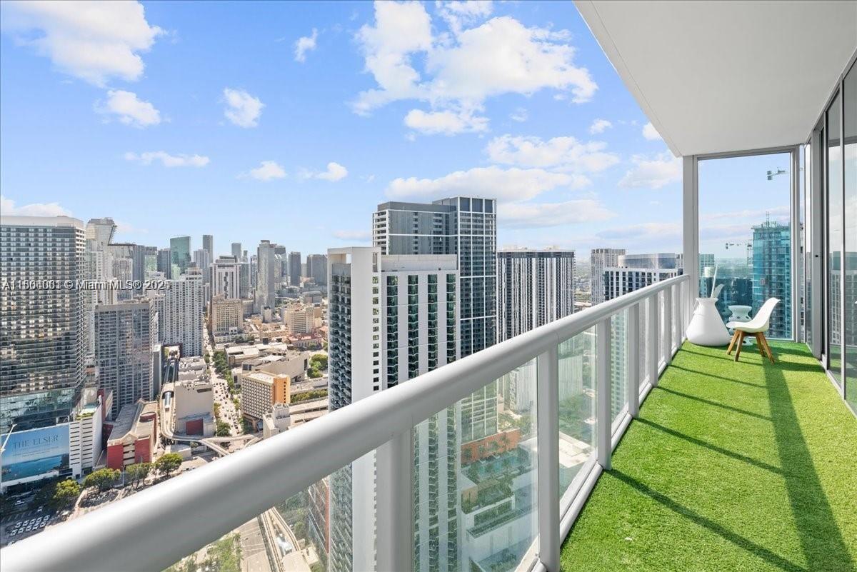 888 Biscayne Blvd #4801, Miami FL 33132