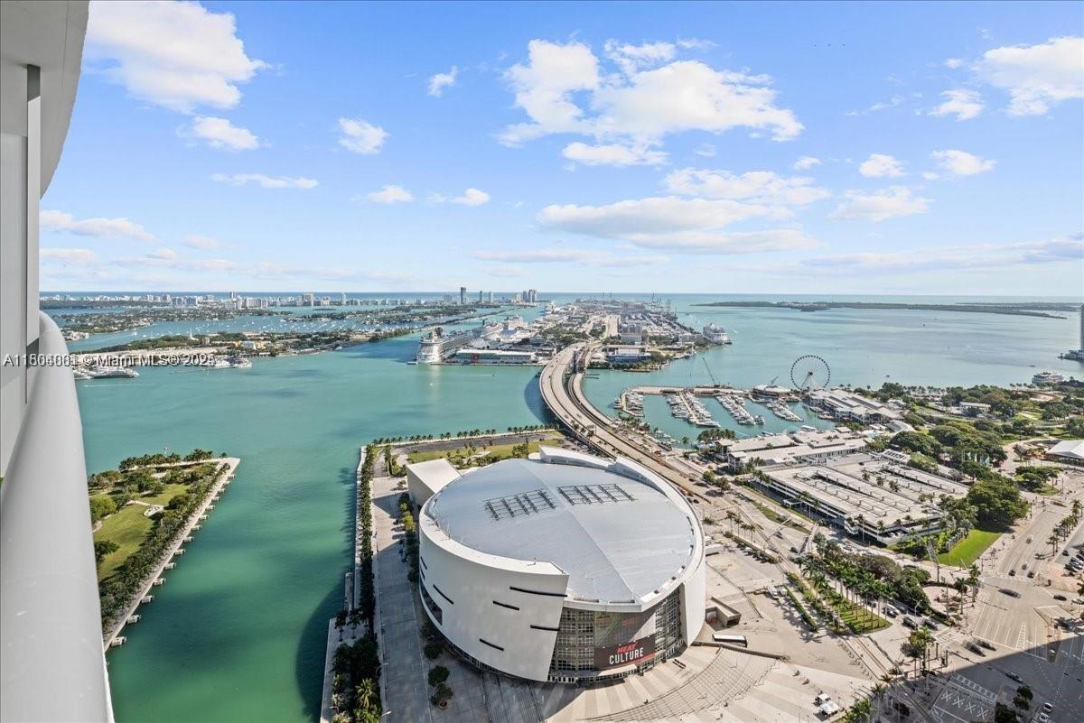 888 Biscayne Blvd #4801, Miami FL 33132