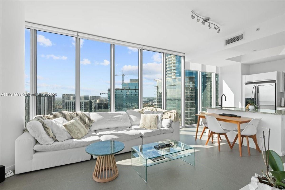 888 Biscayne Blvd #4801, Miami FL 33132